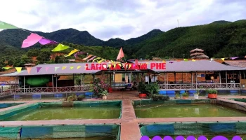 Làng Cá Thẳm Phé - Than Uyên