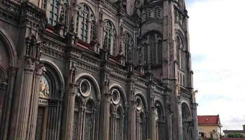 Nhà Thờ Giáo Xứ Thánh Danh - Nam Định