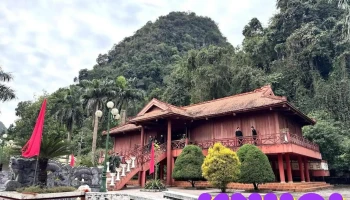 Nhà Tưởng Niệm Hồ Chí Minh Núi Lăng Đồn - Cao Bằng