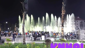 Quảng trường 1-4 - 270 Nguyễn Huệ