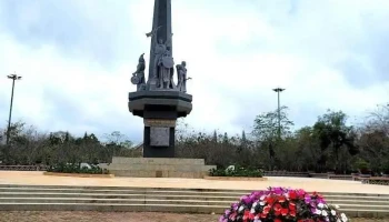 Tượng đài Chiến thắng Măng Đen - Kon Tum