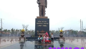 Tượng đài Trường Chinh - Nam Định