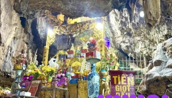 Động Cóc Đá Bạc - Hòa Bình