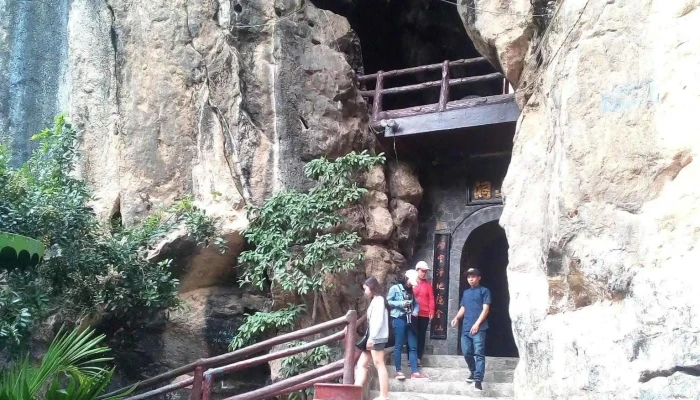 Bai Xe Khu Du Lich Thach Dong Nui - Kiên Giang