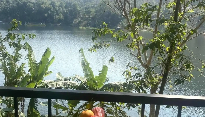 Ban Mai Retreat -    Suoi Khoang Nong Thuc Pham Va Do Uong - Sơn La