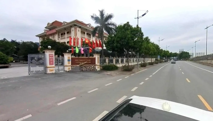 Bao Tang Vu Khi Che Do Xem Pho Va 360deg - Hà Nội