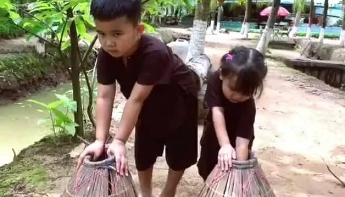 Ben Tau Don Khach Du Lich My Tho Mythotourist Cua Chu So Huu - Tiền Giang