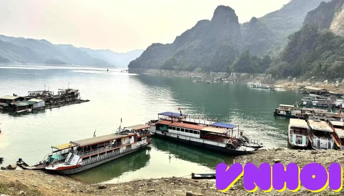 Ben Tau Du Lich Ho Hoa Binh Ben - Hòa Bình