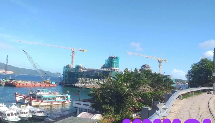 Ben Tau Tham Quan Vinh Nha Trang Ben - Khánh Hòa