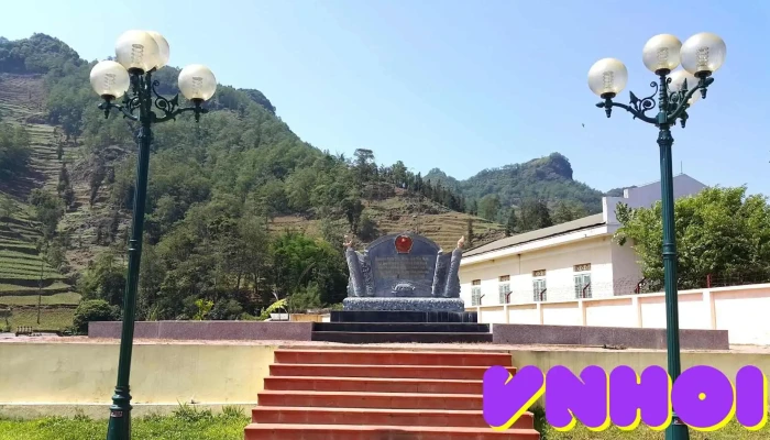 Bia trấn ải Pha Long - Đt153