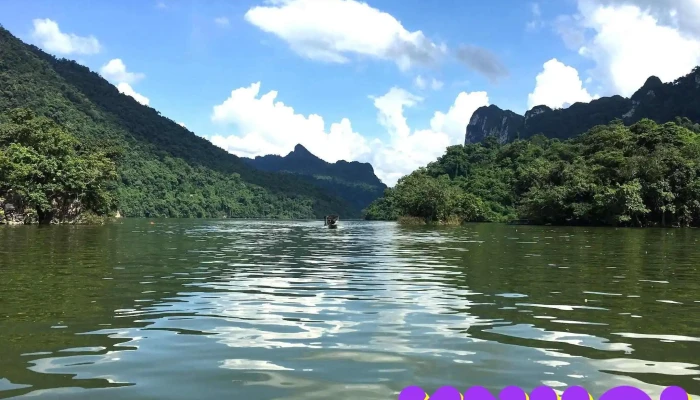 Bến thuyền tham quan hồ Ba Bể - Ba Bể