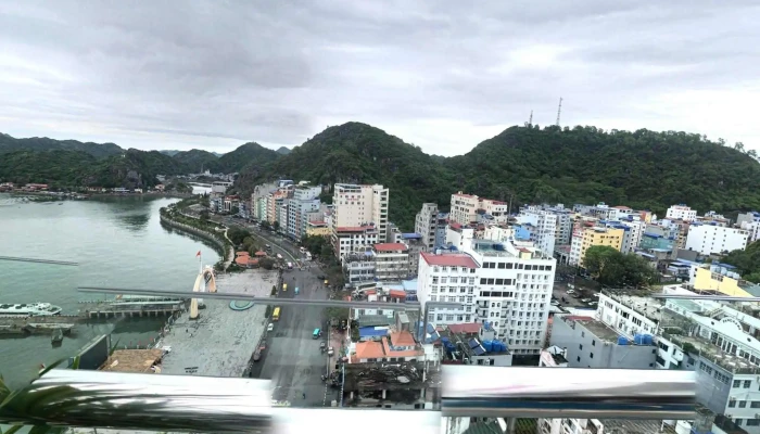 Catba Paradise Hotel -    Sky Bar Massage Che Do Xem Pho Va 360deg - Hải Phòng