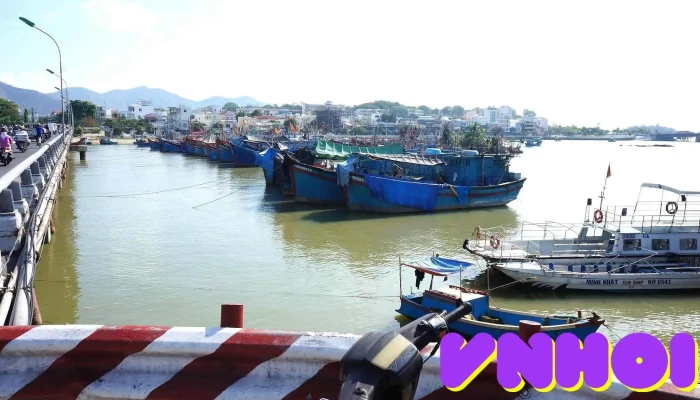 Cau Tran Phu Tat Ca - Khánh Hòa