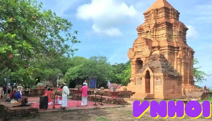 Champa Temples CNpaa Deevsthaangllu Video - Bình Thuận