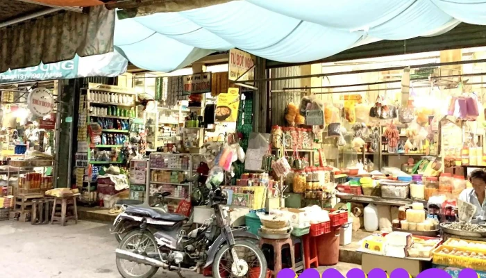 Cho Giua Vinh Kim Khong Gian Ben Trong - Tiền Giang