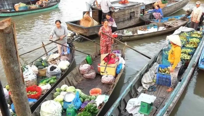 Cho Noi Nga Bay Khong Gian Ben Trong - Hậu Giang