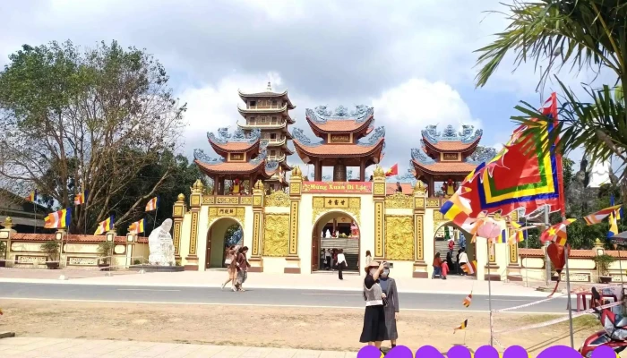 Chùa Cam Lộ - Đ. Hồ Chí Minh