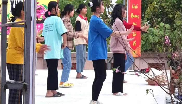 Chua Linh Quang Video - Điện Biên