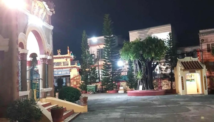 Chua Sac Tu Tam Bao Tat Ca - Kiên Giang