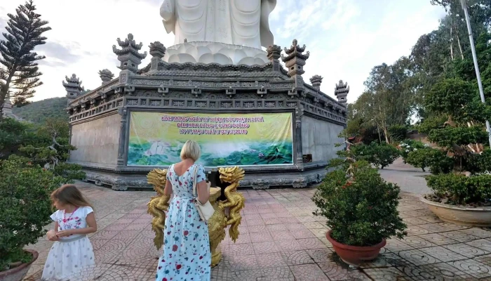Chua Tong Lam Lo Son Chua Da Lo Che Do Xem Pho Va 360deg - Khánh Hòa