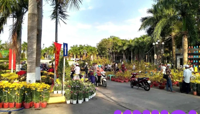 Chợ đêm Hồ Nước Ngọt - Phường 6