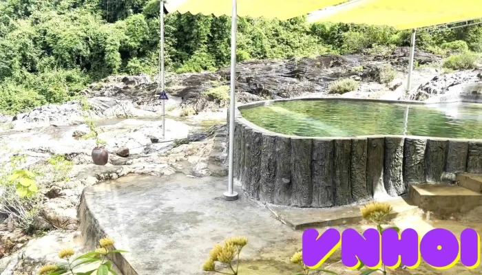 Cong Vien Du Lich Yang Bay Cua Khach Tro - Khánh Hòa