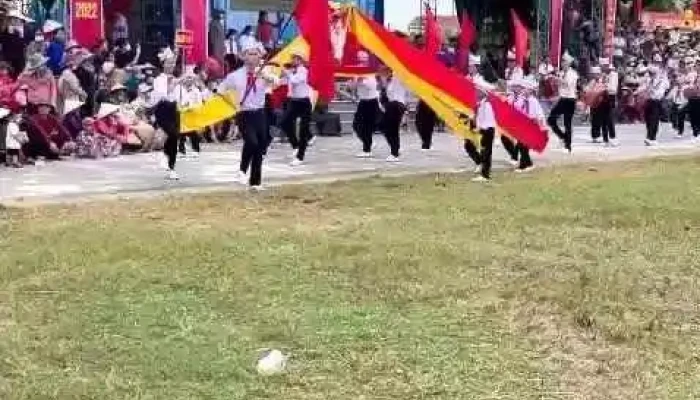Cong Vien Ho Sen Dien Truong Video - Nghệ An