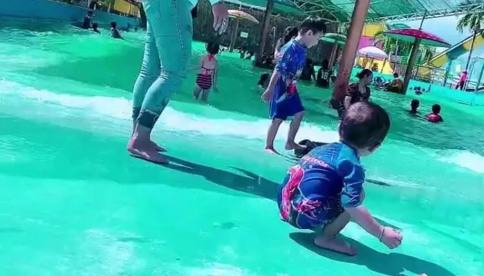 Cong Vien Nuoc Sao Vang Video - An Giang