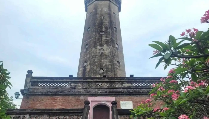 Cot Co Nam Dinh Moi Nhat - Nam Định
