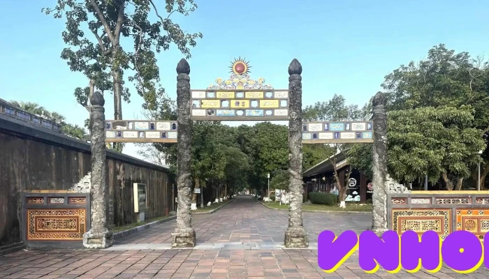 Cua Hien Nhon Nghi Mon Nhat Tinh Ri Jing Men - Thành Phố Huế