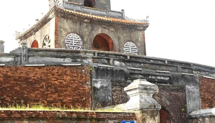 Cua Thuong Tu Cuu Vi Than Cong - Thành Phố Huế