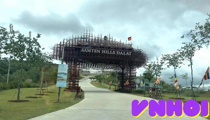 Cổng chào Samten Hills Đà Lạt - Tu Tra