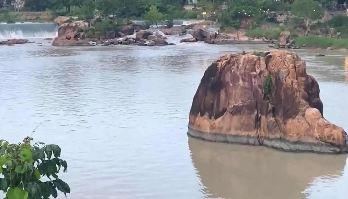 Dalis Waterfall Homestay Lagi -  Video - Bình Thuận