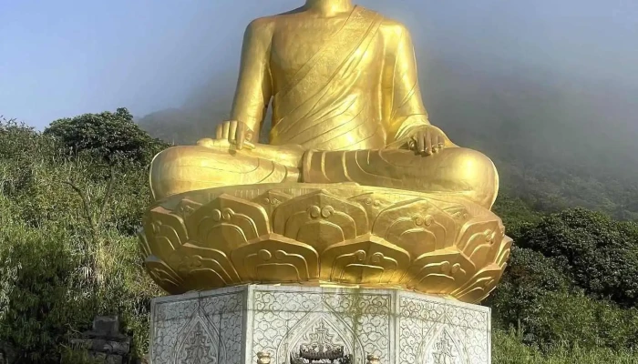 Danh Thang Yen Tu Tuong Phat Hoang Tran Nhan Tong - Quảng Ninh