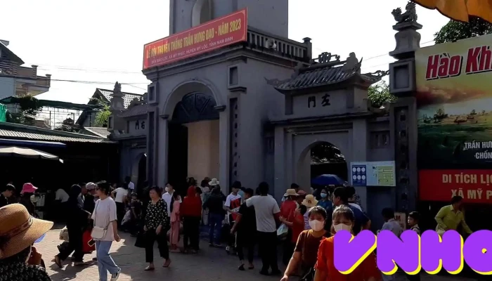 Den Bao Loc Cua Chu So Huu - Nam Định