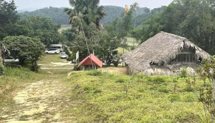 Den Quy Mong Canh Quan - Yên Bái