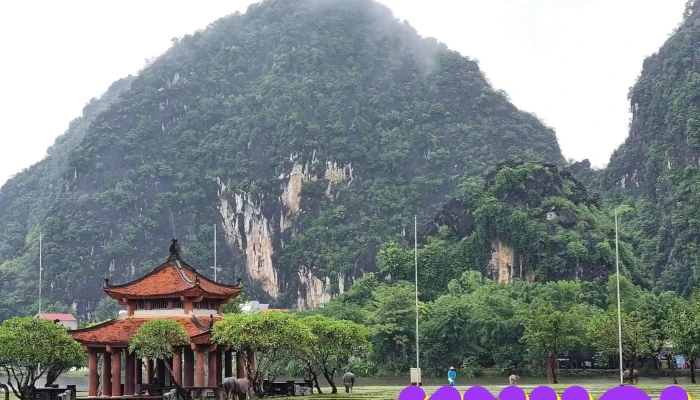 Den Tho Vua Dinh Tien Hoang Nha Bia Ly Thai To - Ninh Bình