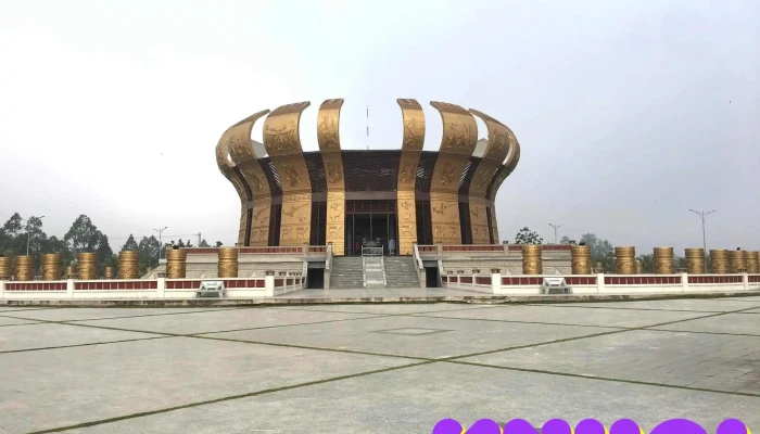 Den Tho Vua Hung Cua Chu So Huu - Cần Thơ