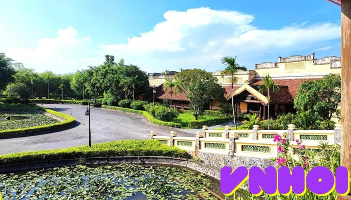 Emeralda Resort Ninh Binh -  Cua Khach Tro - Ninh Bình