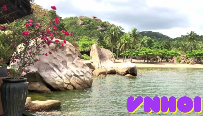 Exotel Yen Bay -  Cua Khach Tro - Khánh Hòa
