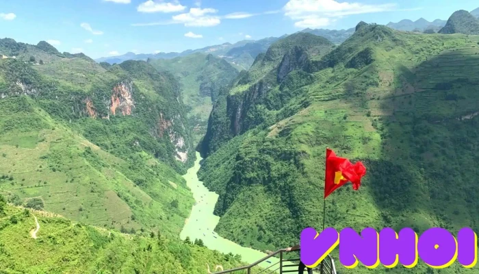 Ha Giang Hoppers Hostel And Tour -  Video - Hà Giang