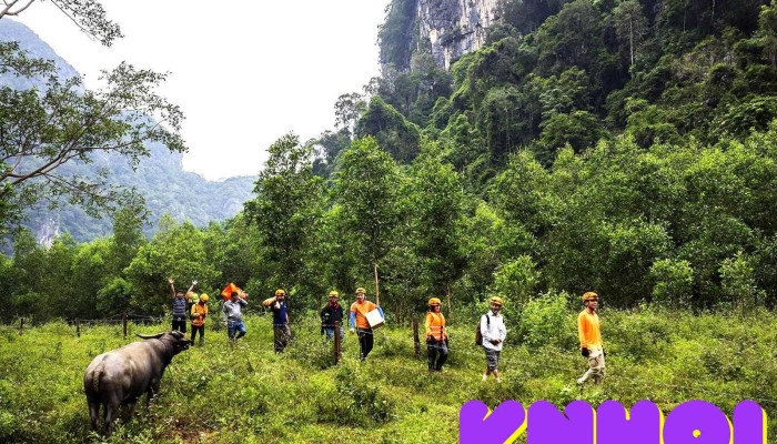 Hang Chà Lòi - Lệ Thủy