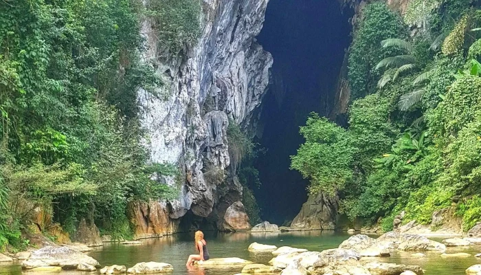 Hang Rục Mòn - Minh Hoá