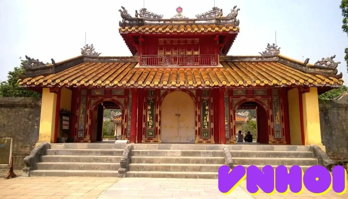 Hieu Lang   Lang Mo Hoang De Minh Mang Video - Thành Phố Huế