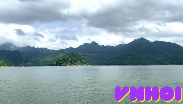 Ho Hoa Binh Ho Chua Nuoc - Hòa Bình