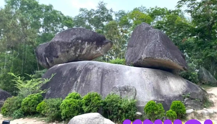 Hòn Trống Mái (Sầm Sơn) - Thanh Hóa