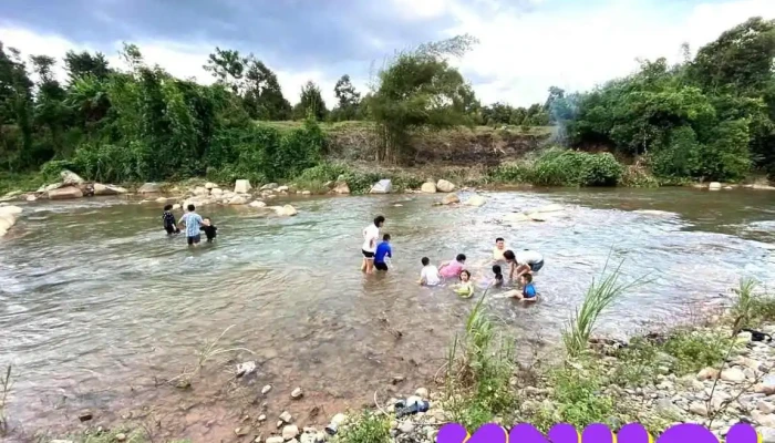 Khu du lịch Vườn trái cây Nam Nhi, Nhà hàng cơm niêu - Đạ Huoai