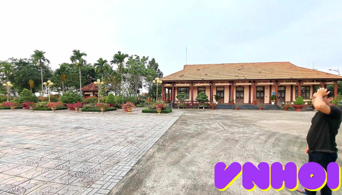 Khu Tuong Niem Gs Tran Dai Nghia Tat Ca - Vĩnh Long