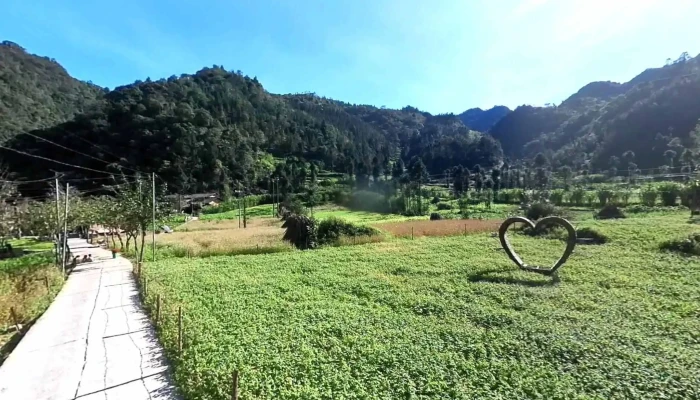 Lang Van Hoa Du Lich Lung Cam Che Do Xem Pho Va 360deg - Hà Giang
