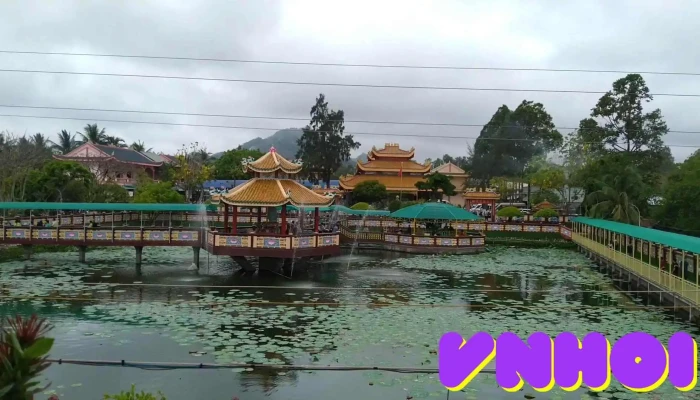Mieu Ba Chua Xu Bau Muop Video - An Giang